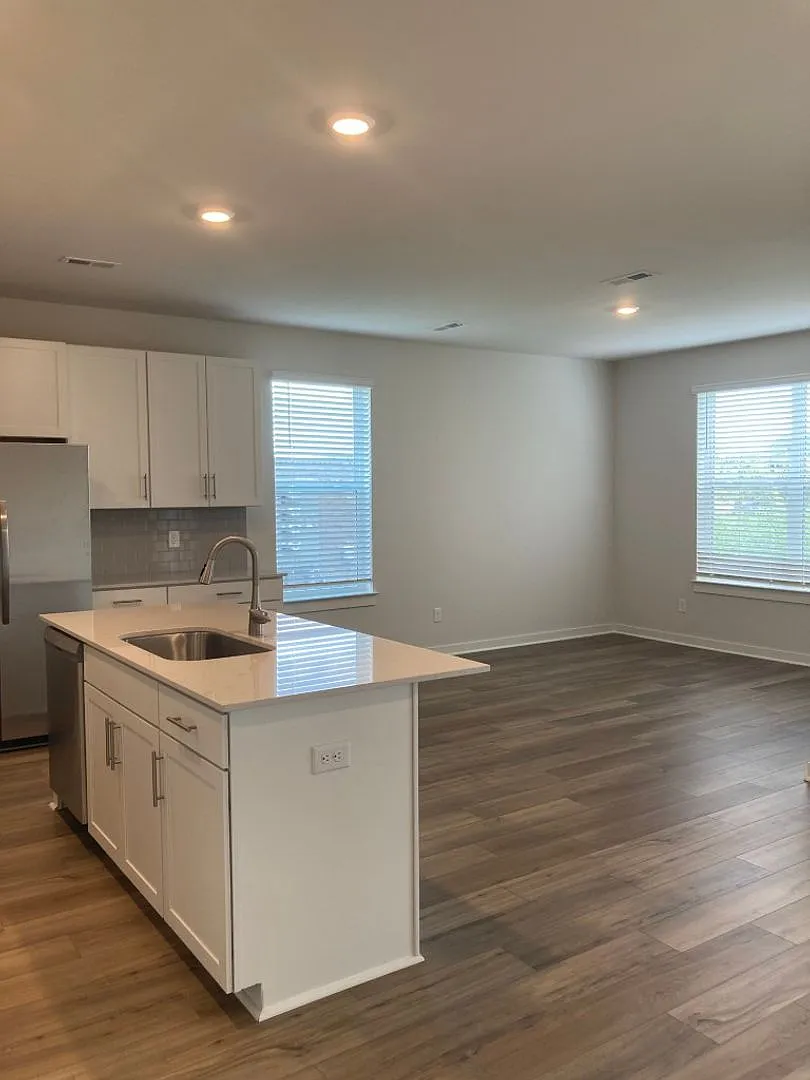 Brand New 3BR Townhome in Smyrna — Photo 4