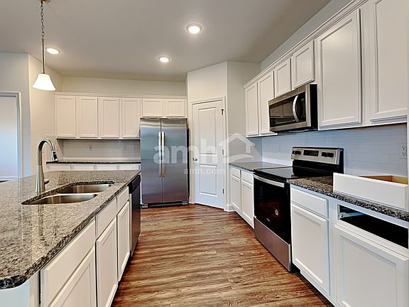 4th image of 75 Olivewood Pl