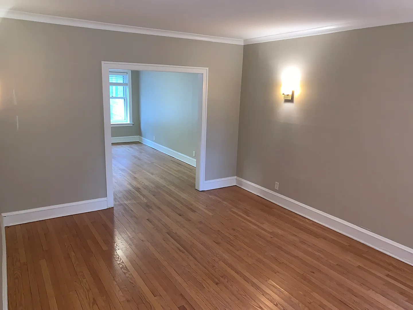 1 bed, 750 sqft, $1,900 — Photo 3