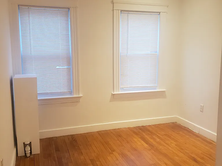 18 Warwick St #1 — Photo 8