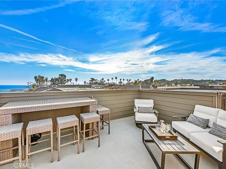 1309 Doheny Way — Photo 36