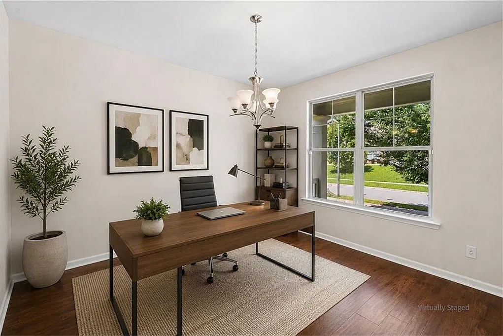 4 bed, 2.5 bath, 2472 sqft, $3,550 — Photo 4