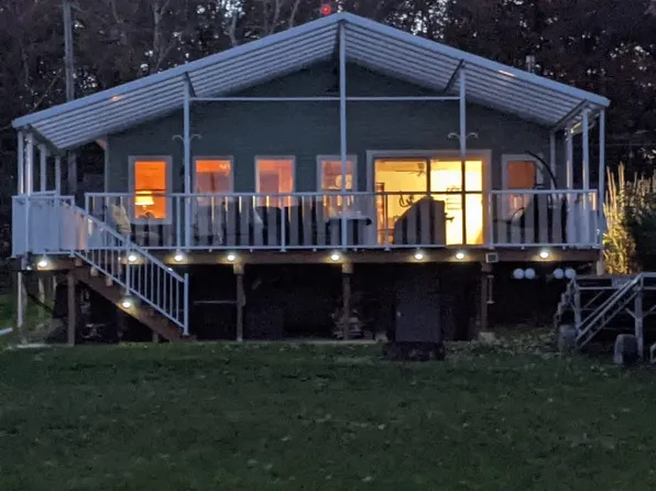 N1032 Lake Dr, Edgerton, WI 53534