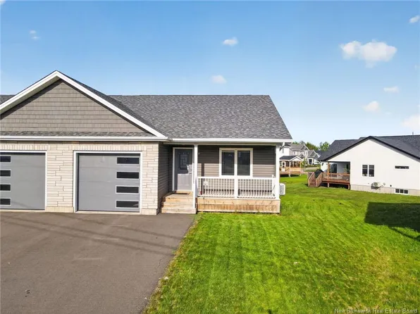 39 Satleville Cres, Riverview, NB E1B 0V5