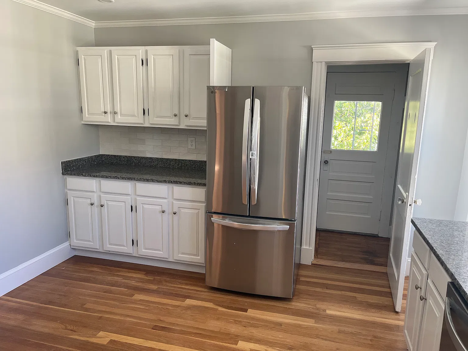 3 bed, 1600 sqft, $3,900 — Photo 2