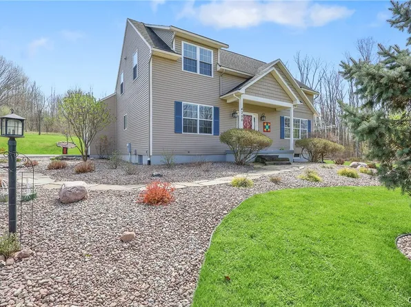 4350 Oak Orchard Rd, Clay, NY 13041