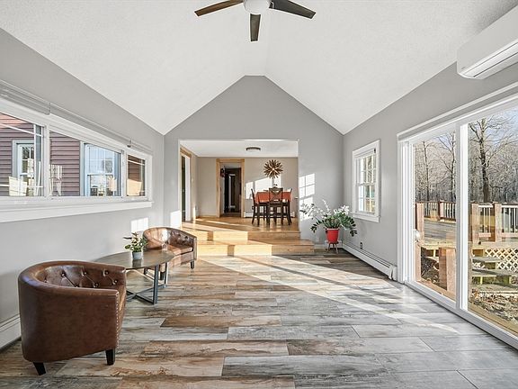 4th image of 592 Stony Hill Rd