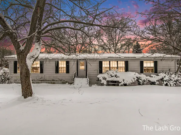 24963 E Point Dr, Mattawan, MI 49071