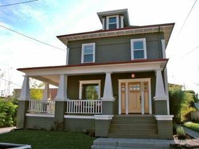 1212 SE Spokane St, Portland, OR, 97202