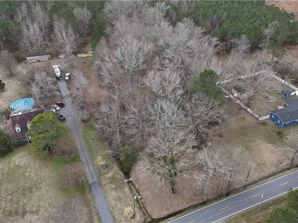 3725 Cornland Rd, Chesapeake, VA 23322