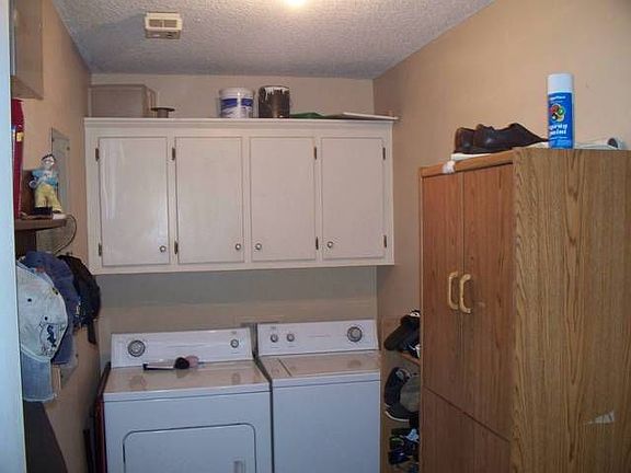 5th image of 91 Rose Ave