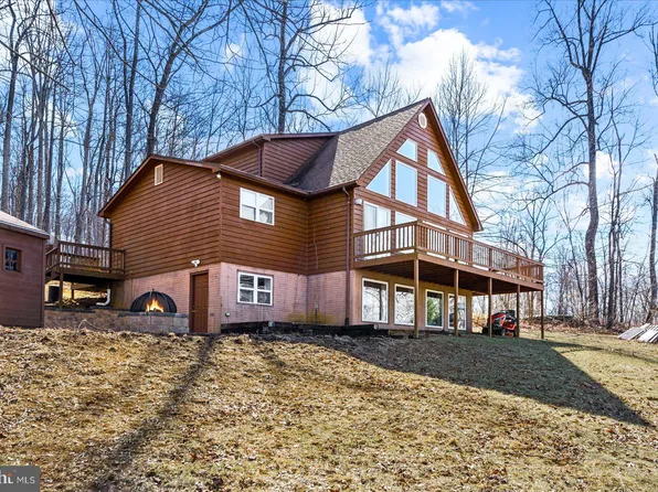 586 Tulip Poplar Dr, Linden, VA 22642