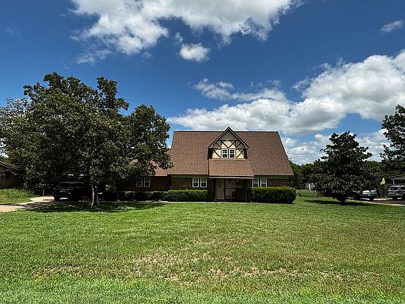 2nd image of 129 Towne West Dr