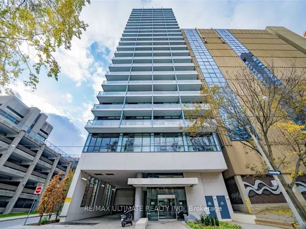 210 Simcoe St, Toronto, ON