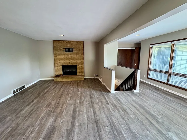 5007 S Fuller Ave — Photo 4