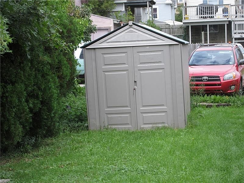 2nd image of 524 State St