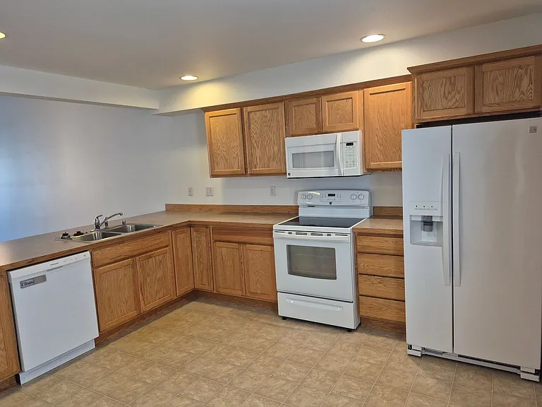 5672 Correll Dr #103 — Photo 11