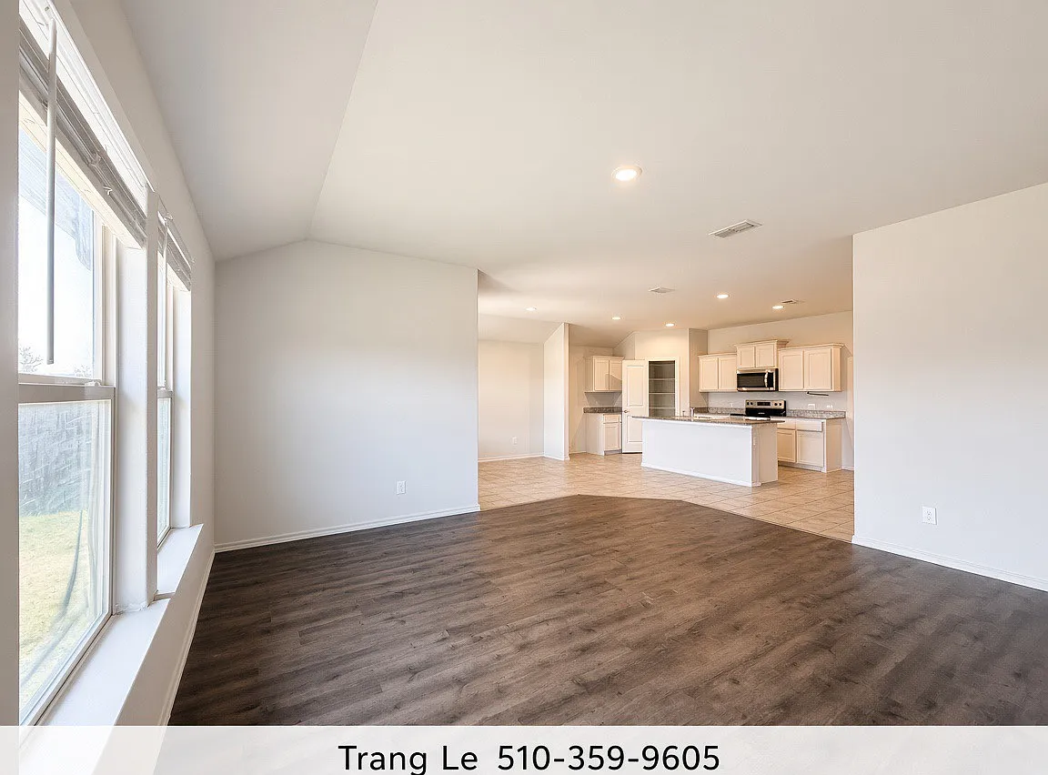 4 bed, 1836 sqft, $2,400 — Photo 4