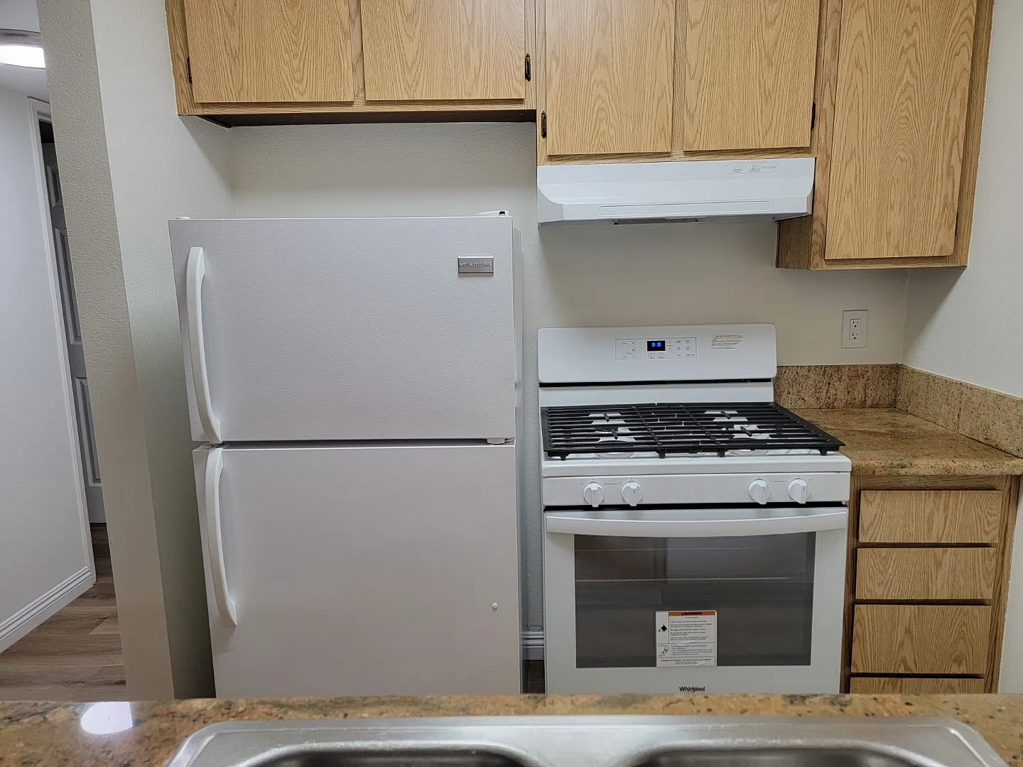 2 bed, 1.5 bath, 875 sqft, $2,295 — Photo 4