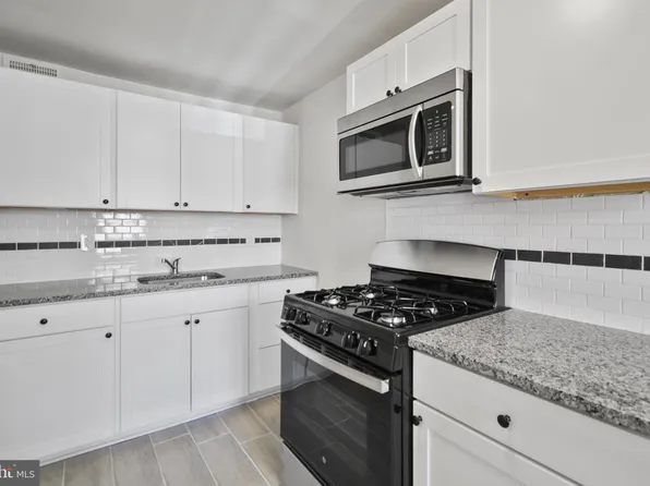 109 Weymouth Rd, Darby, PA 19023