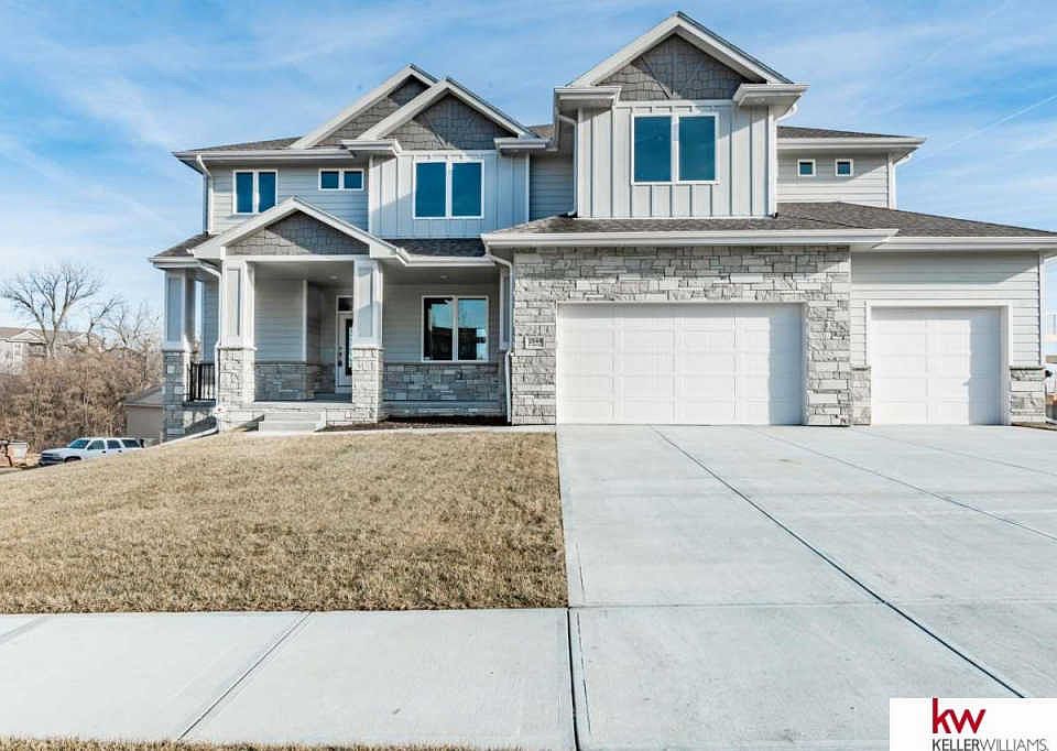 1st image of 2549 N 188th St