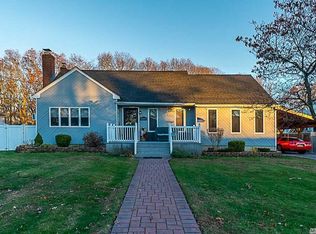 1235 Minerva Ave, West Islip, NY 11795