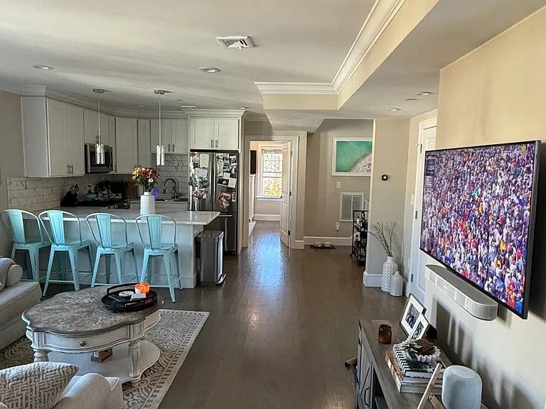80 Cottage St #3 — Photo 4