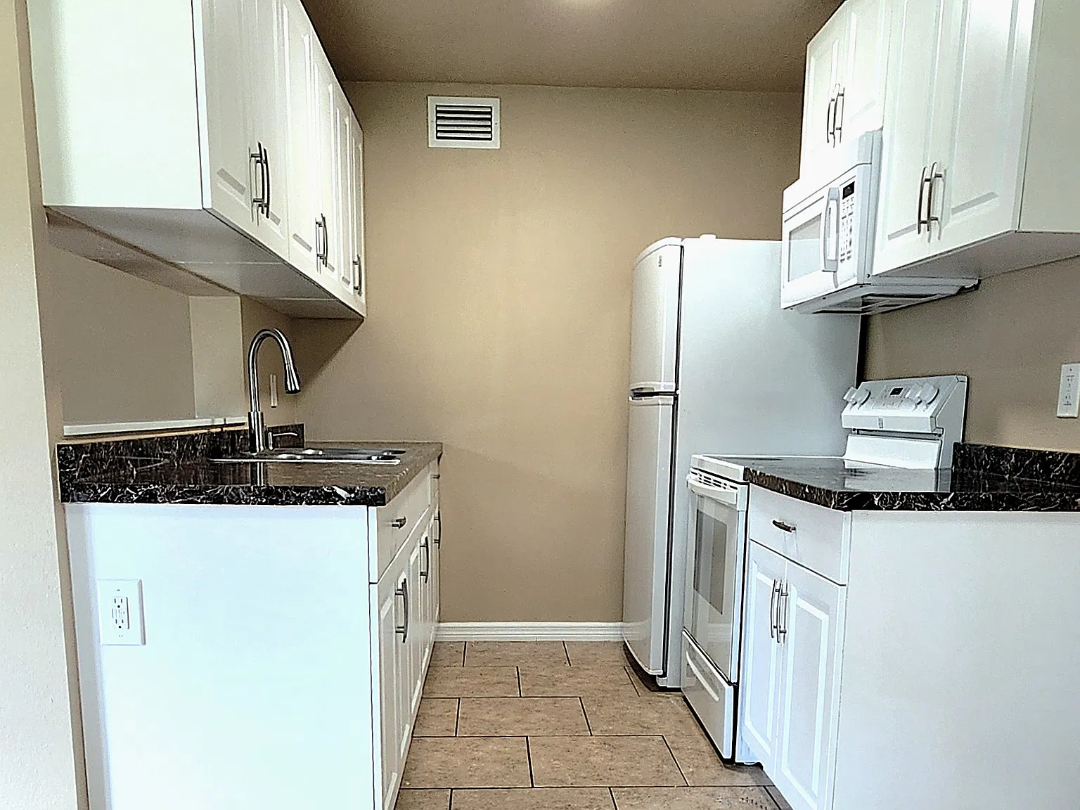 2 bed, 820 sqft, $1,245 — Photo 4