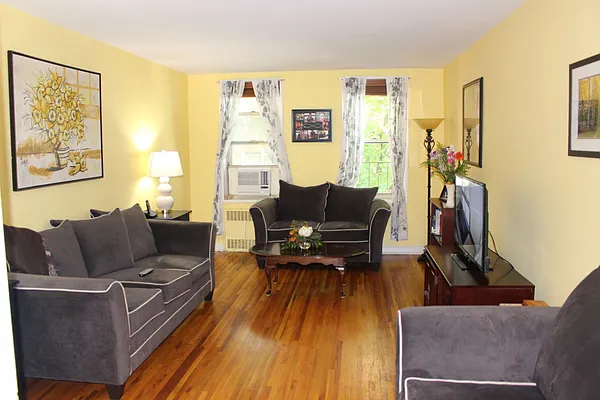 Sold by SMD Neighborhood Realty | media 8