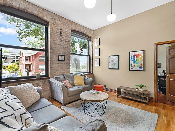 2nd image of 123 N Blount St APT 206