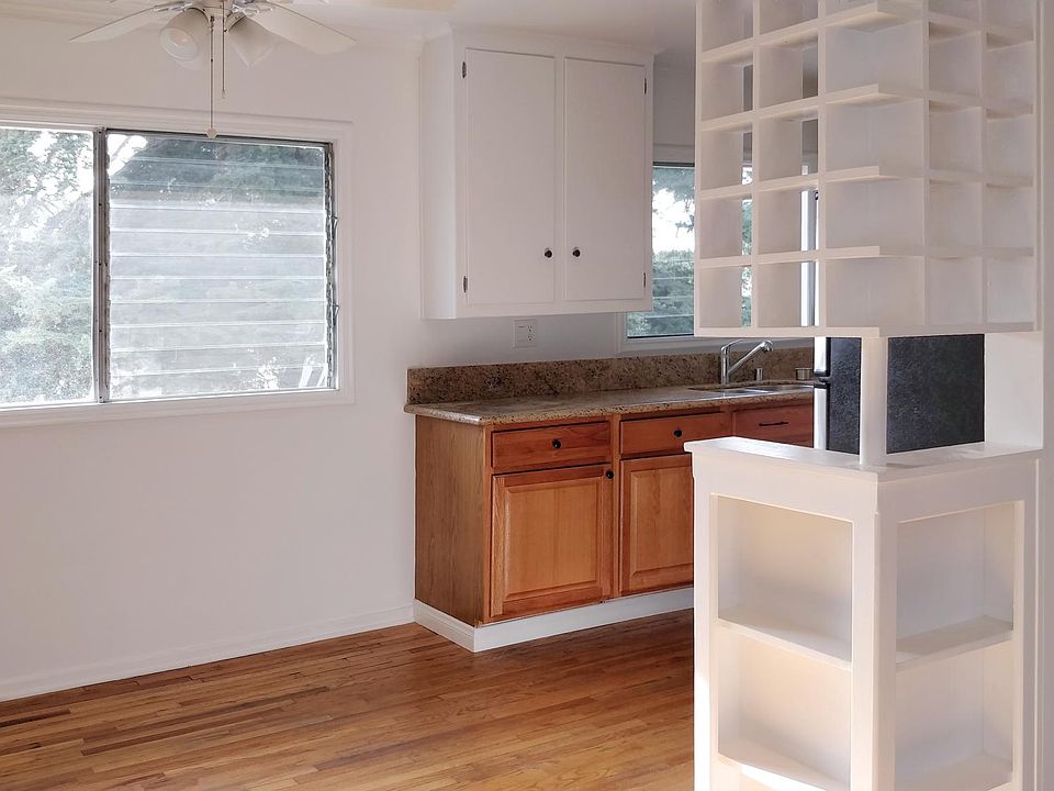 1st image of 827 Lincoln Blvd APT J