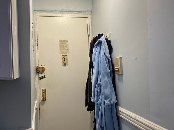 4th image of 330 E 65th St #61