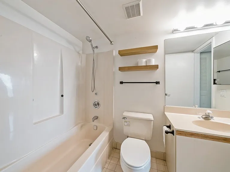 551 Observer Hwy #4C — Photo 15