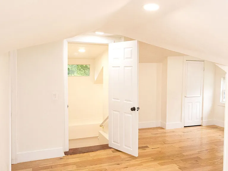 814 N Germantown Rd — Photo 18