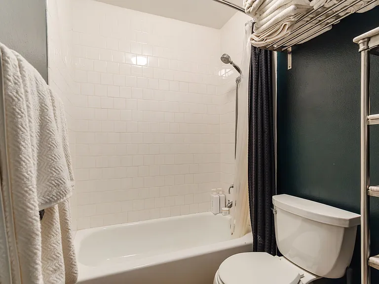 1016 Hancock Ave #6 — Photo 25