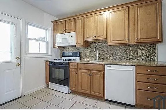 5th image of 8338 Edgedale Rd