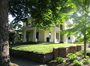 814 N Adams St, Carroll, IA 51401
