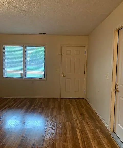 2920 Merrill St — Photo 7