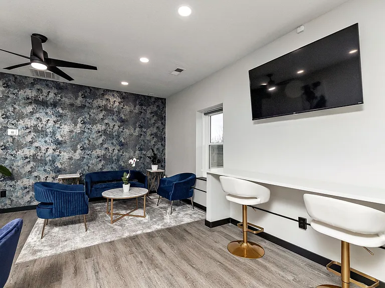 TOWNHOMES AT BLENDON — Photo 17