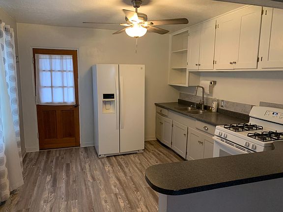 3rd image of 2438 Valencia Dr NE