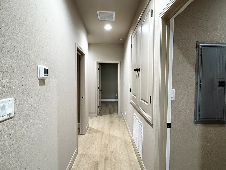 504 E Burgess Rd #C — Photo 30