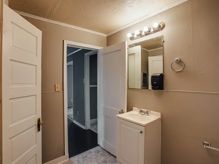 5319 Blueridge Ave — Photo 9