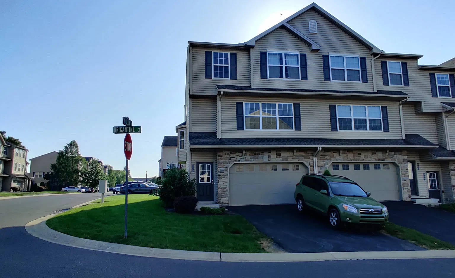 420 Brigantine Ct — Photo 1