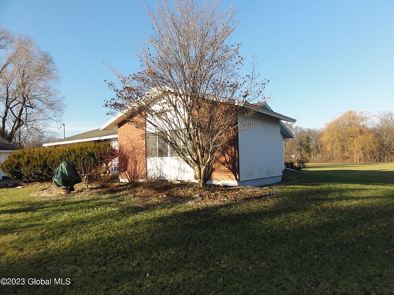 3rd image of 131 Fonda Road