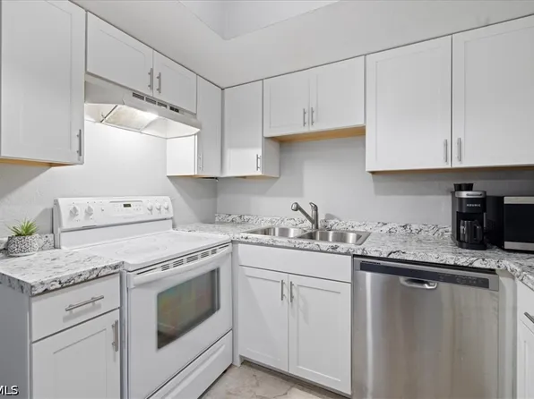 4906 Victoria Dr APT 312, Cape Coral, FL 33904