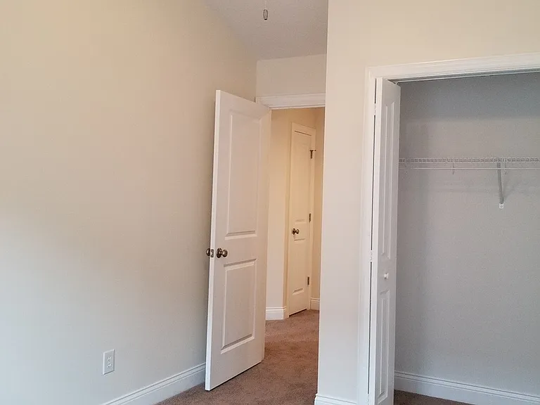 2270 S Samuel Ln — Photo 27