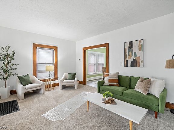 5th image of 462 Spaulding St