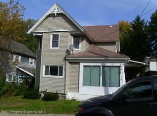 16 Chestnut St, Carbondale, PA 18407
