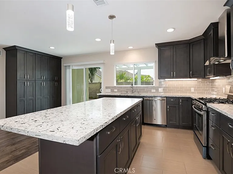602 Carnation Dr — Photo 14