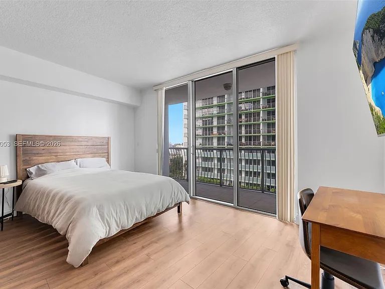 1750 N Bayshore Dr #1407 — Photo 13